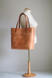 The Scout Classic Leather Tote - Caramel