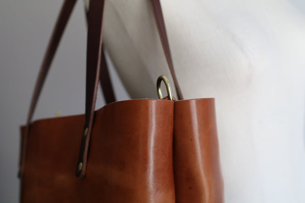 The Scout Classic Leather Tote - Café